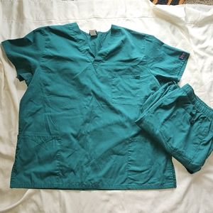 Cherokee scrubs hunter green